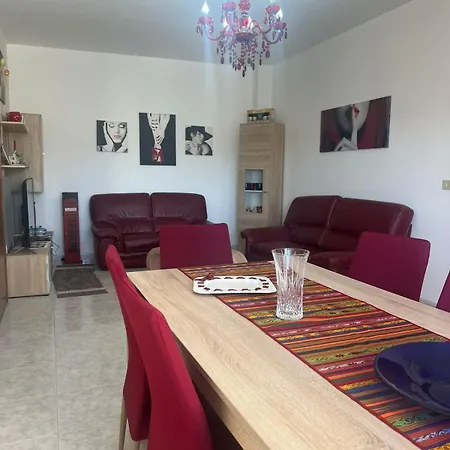 Mv Appartament דירה